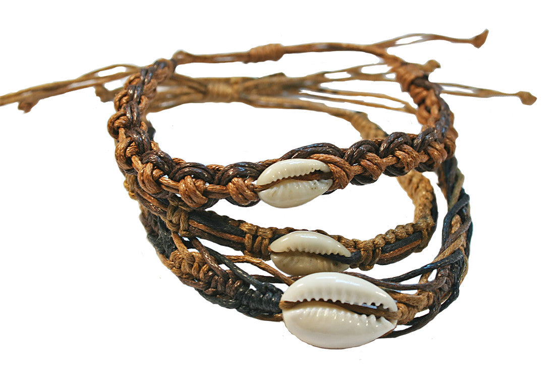3 STRAND NATURAL BRACELETS W/ COWRIE SHELL