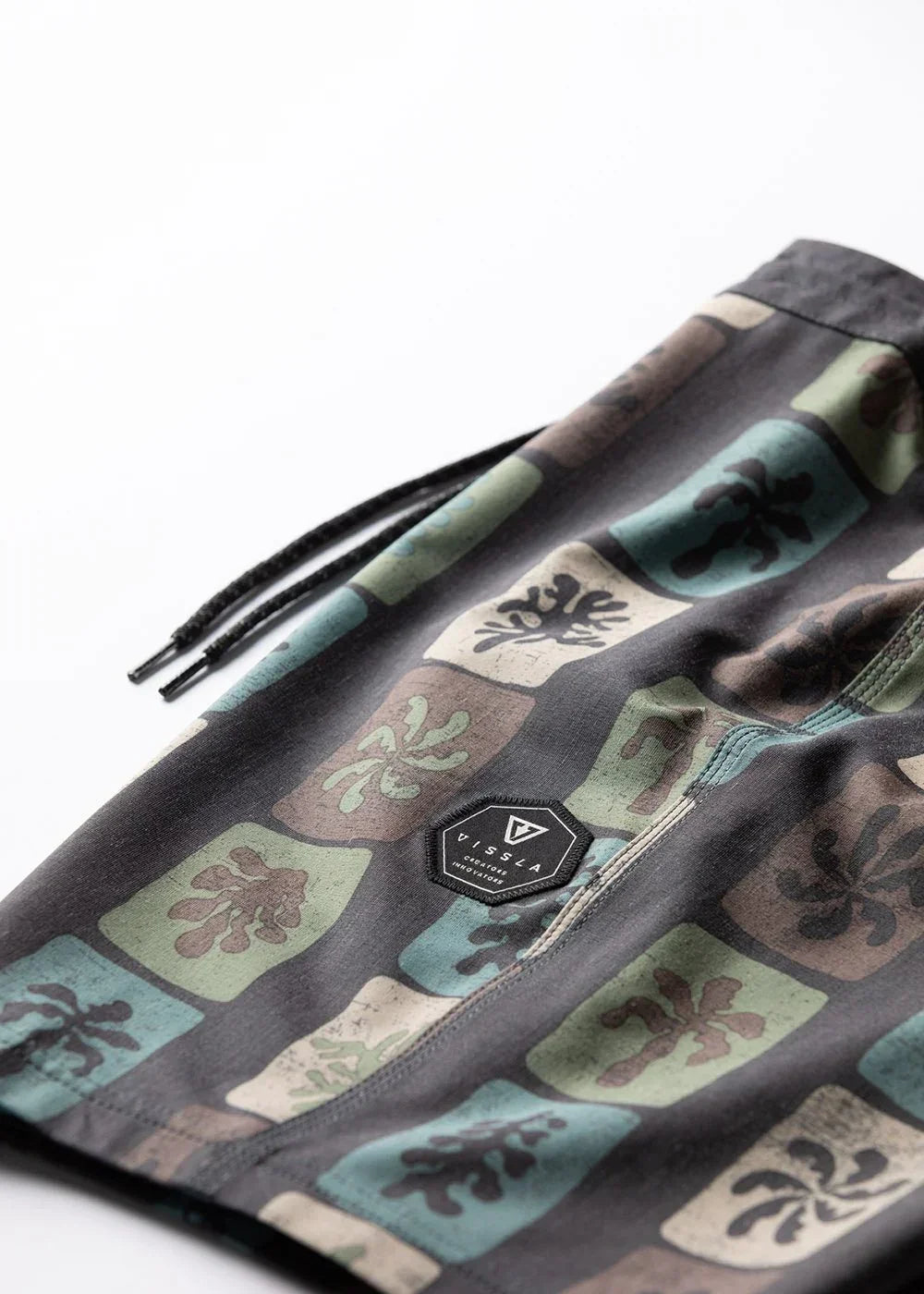 Tropic Tiles 18.5" Boardshort