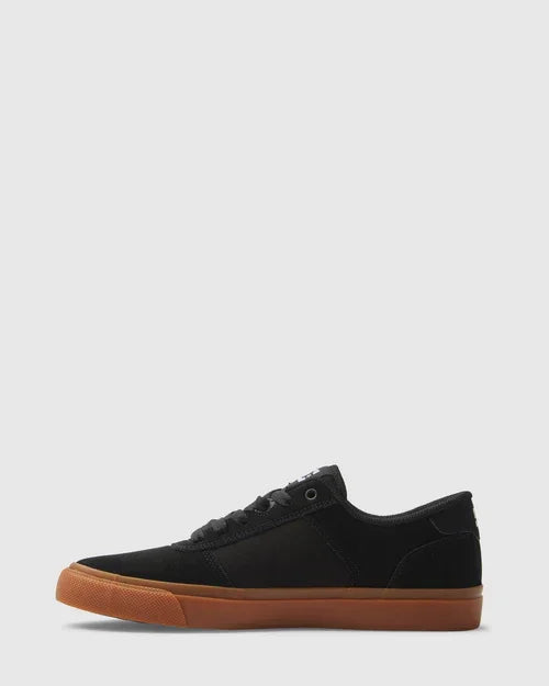 adys300763_dcshoes_bgm_frt3 - Beachin Surf
