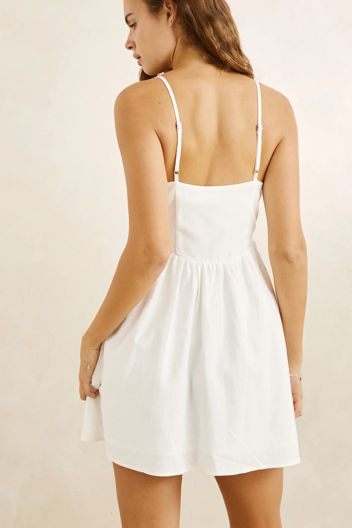 annabelle-gathered-mini-dress-wht-0726W-DR08-WHT-4_1 - Beachin Surf