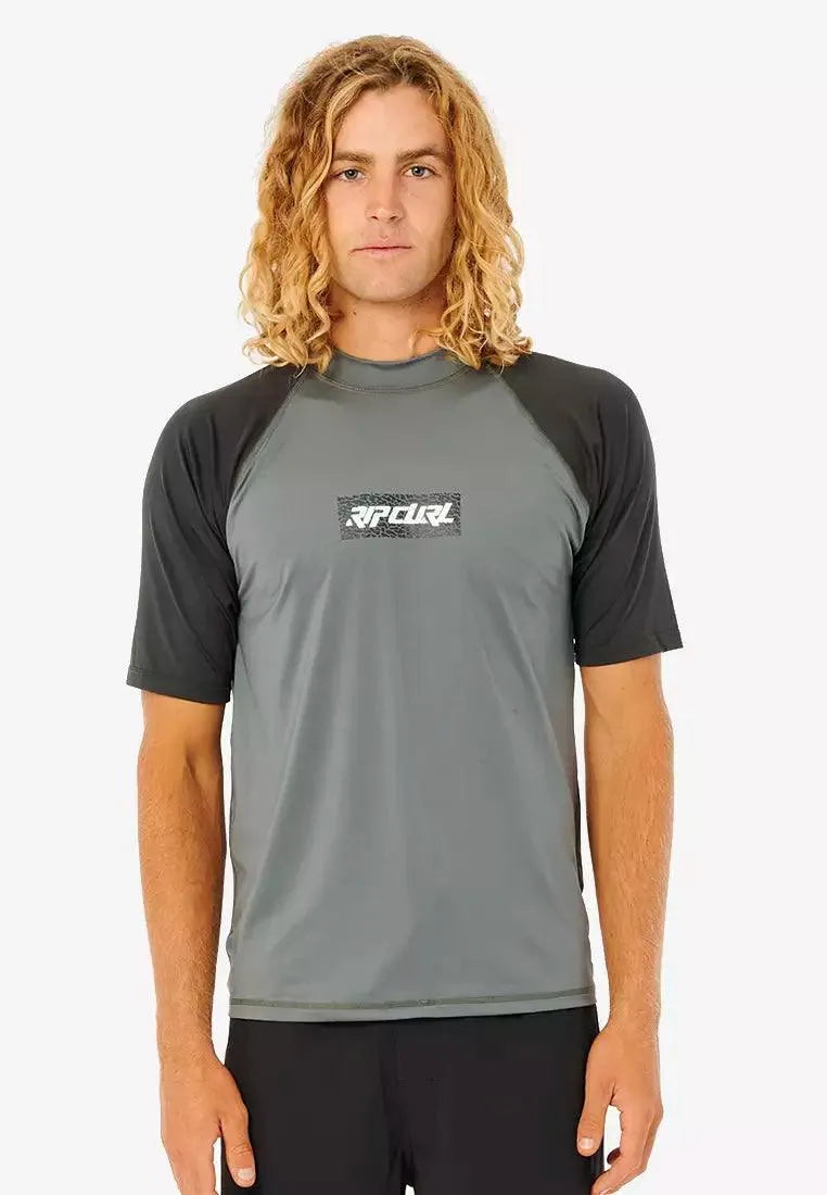 Archive Short Sleeve Rash Guard - Beachin Surf