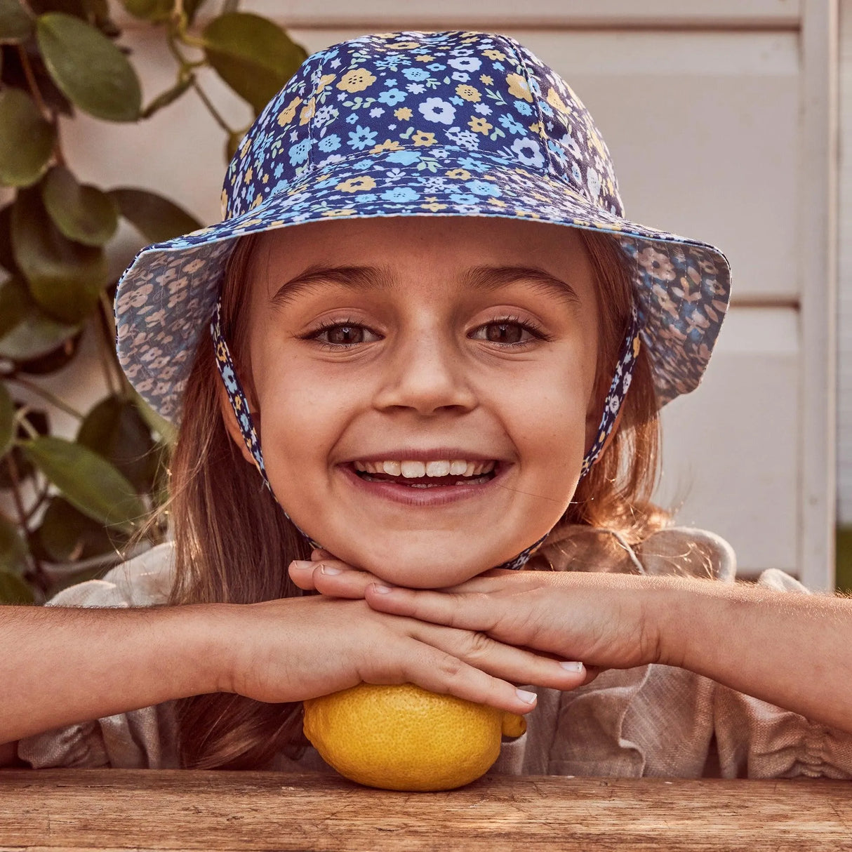 Levi Bucket - Beachin Surf