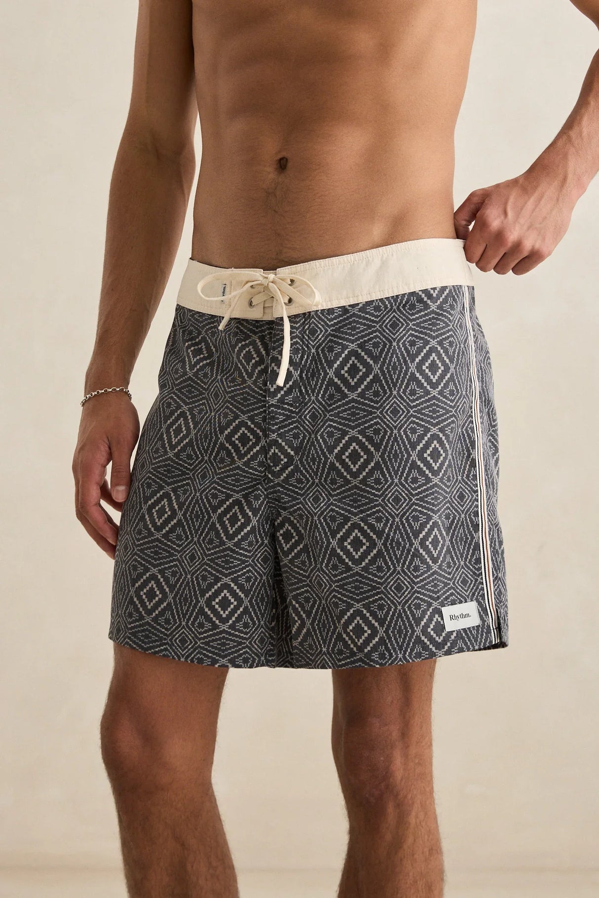mosaic-heritage-trunk-blk-0126M-TR02-BLK-4_1 - Beachin Surf
