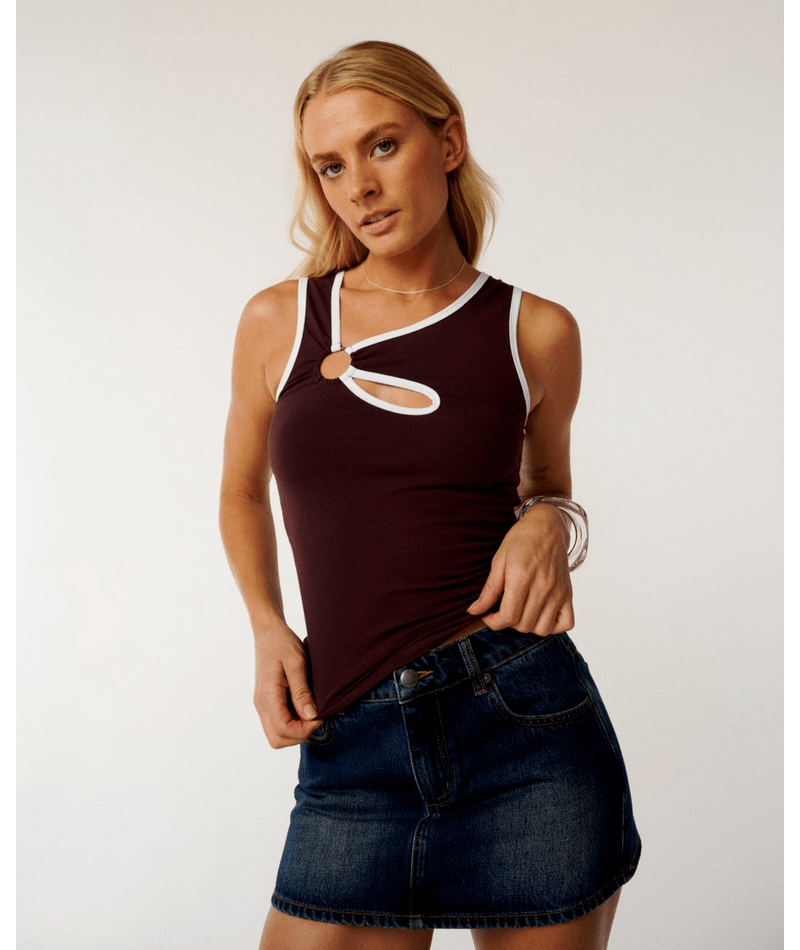 Echo Beach Top