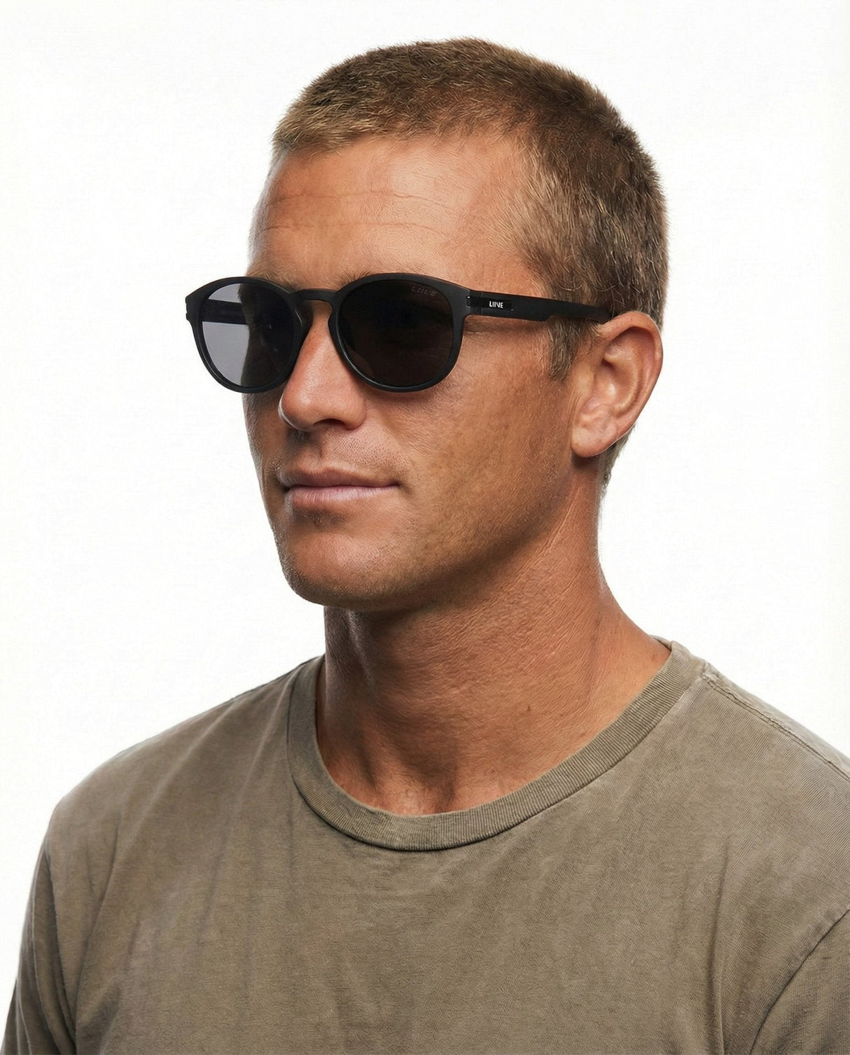 Agus Polarised Matt Black lifestyle