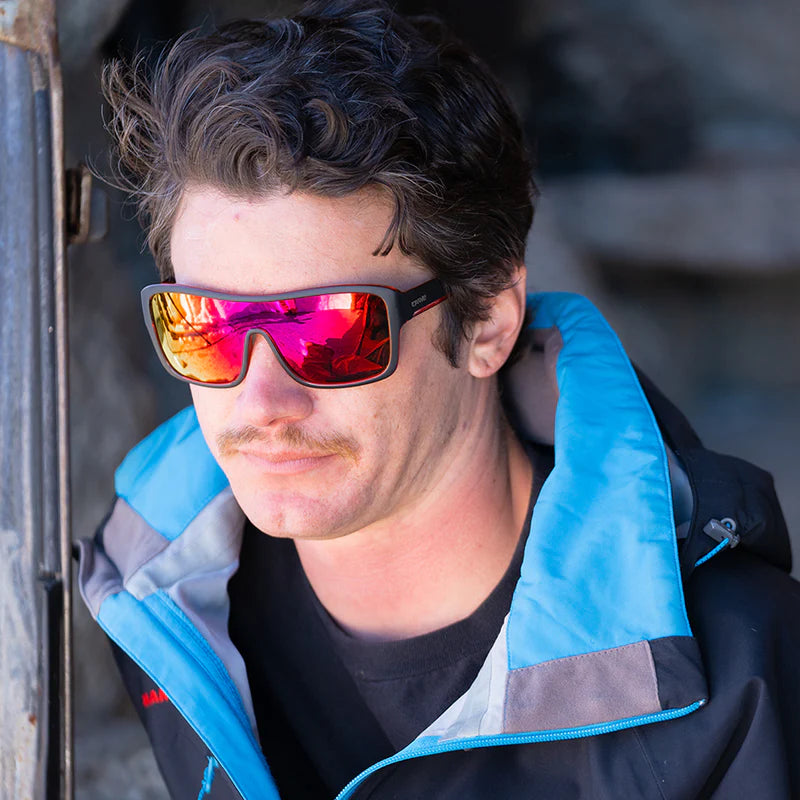 Anchor Beard - Matte Black Red Iridiuum Polar