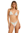 UBJX300748_MUL_Primary_High_Res - Beachin Surf