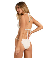 UBJX400648_SCS_Primary_High_Res - Beachin Surf