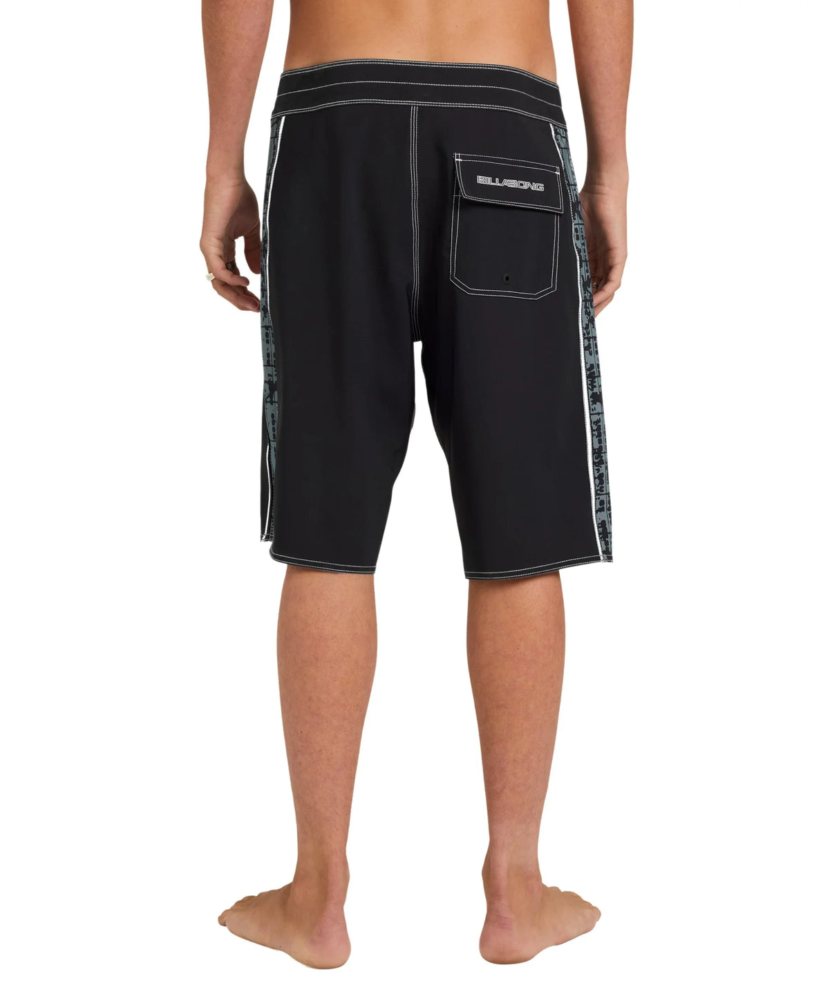 UBYBS00218_BLK_Alternate_4 - Beachin Surf