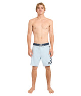 UQYBS03127_BFB0_Alternate_3 - Beachin Surf