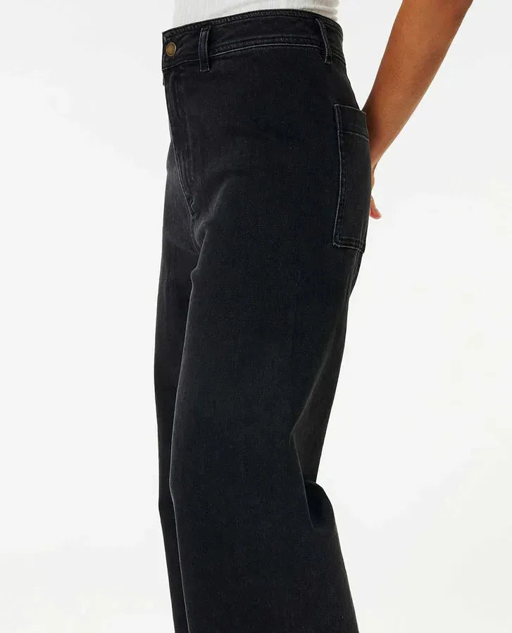 HOLIDAY DENIM - Beachin Surf
