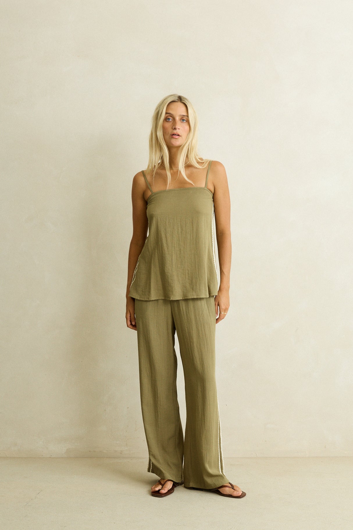 Linen Lace Trackpant