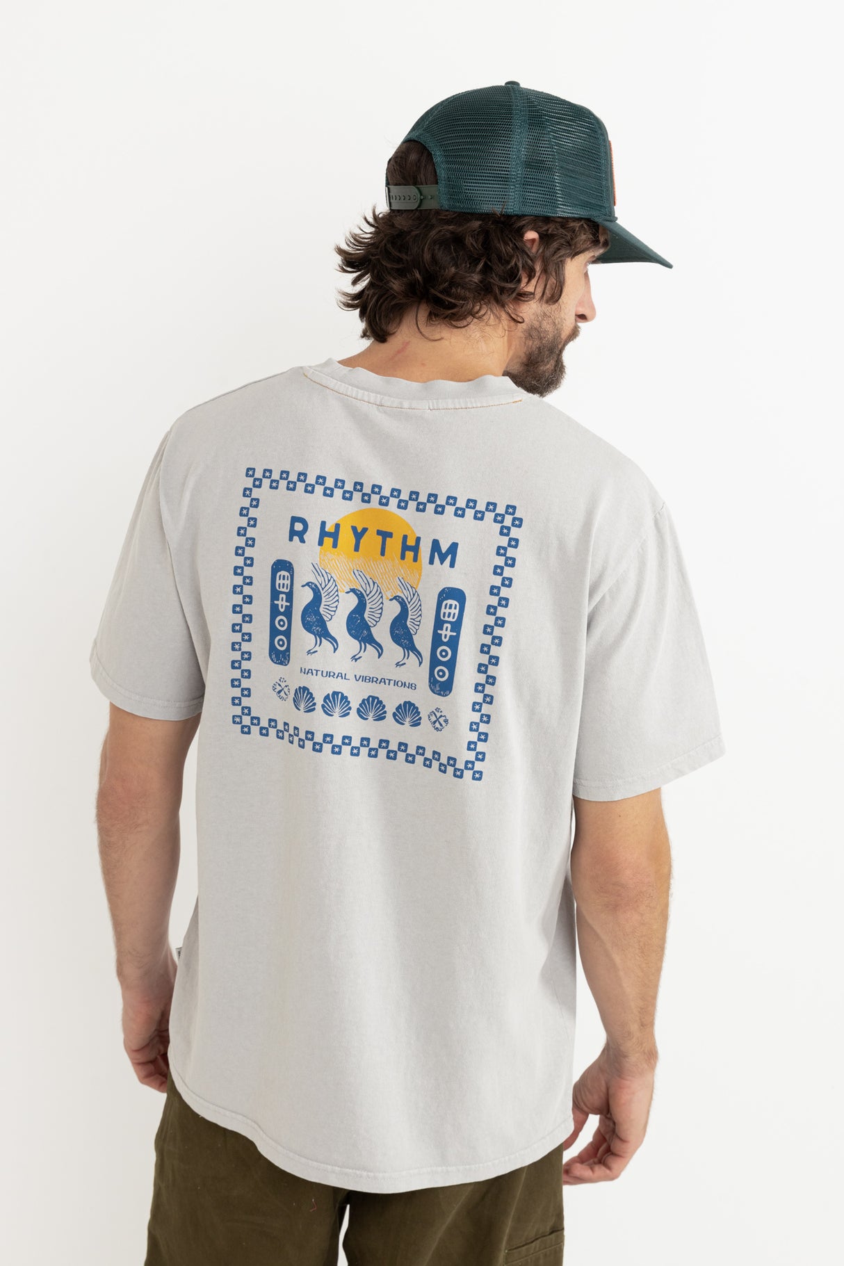 Natural Vibrations Vintage Ss T-Shirt - Beachin Surf