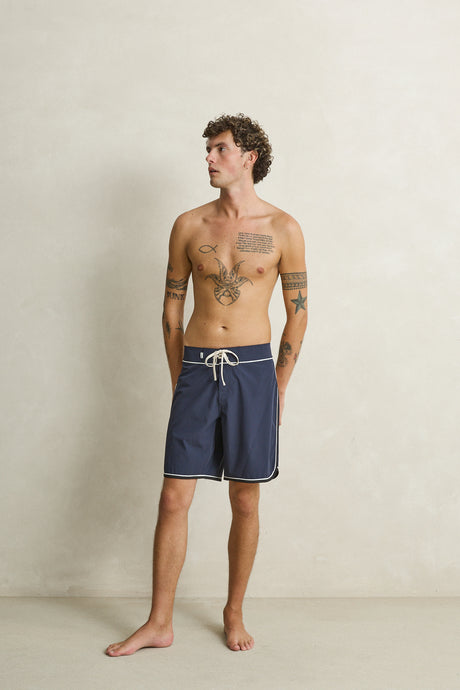 Scalloped Stretch Trunk