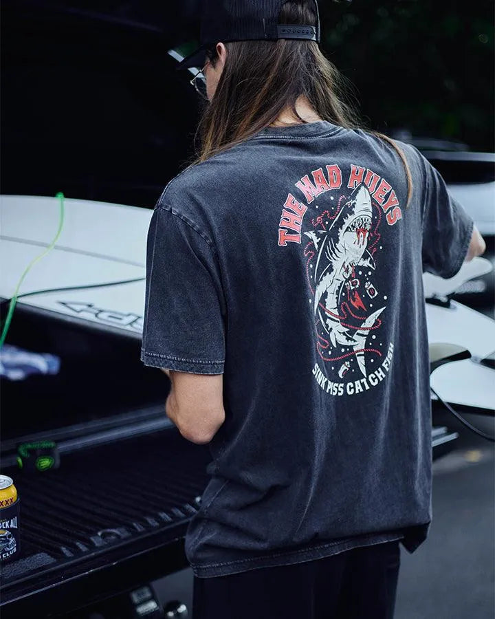 SKEWERED SHARK | SS TEE - Beachin Surf