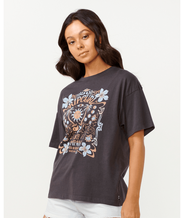 UTOPIAN DREAMS HERITAGE TEE - Beachin Surf