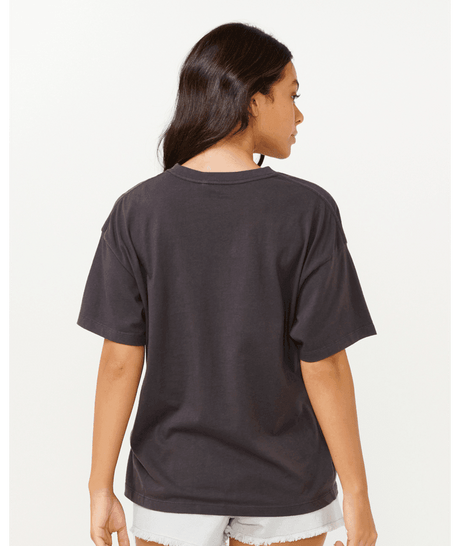 UTOPIAN DREAMS HERITAGE TEE - Beachin Surf