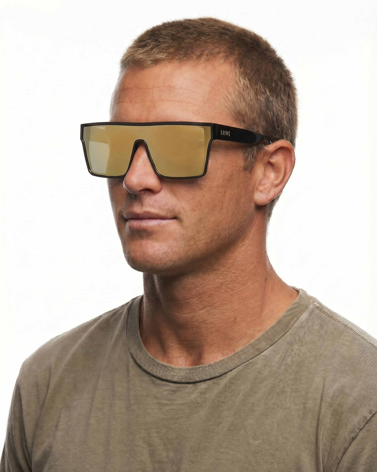 Wasteland Gold Mirror Matt Black lifestyle