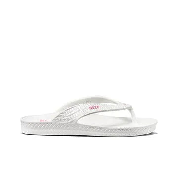 Water Court - Beachin Surf