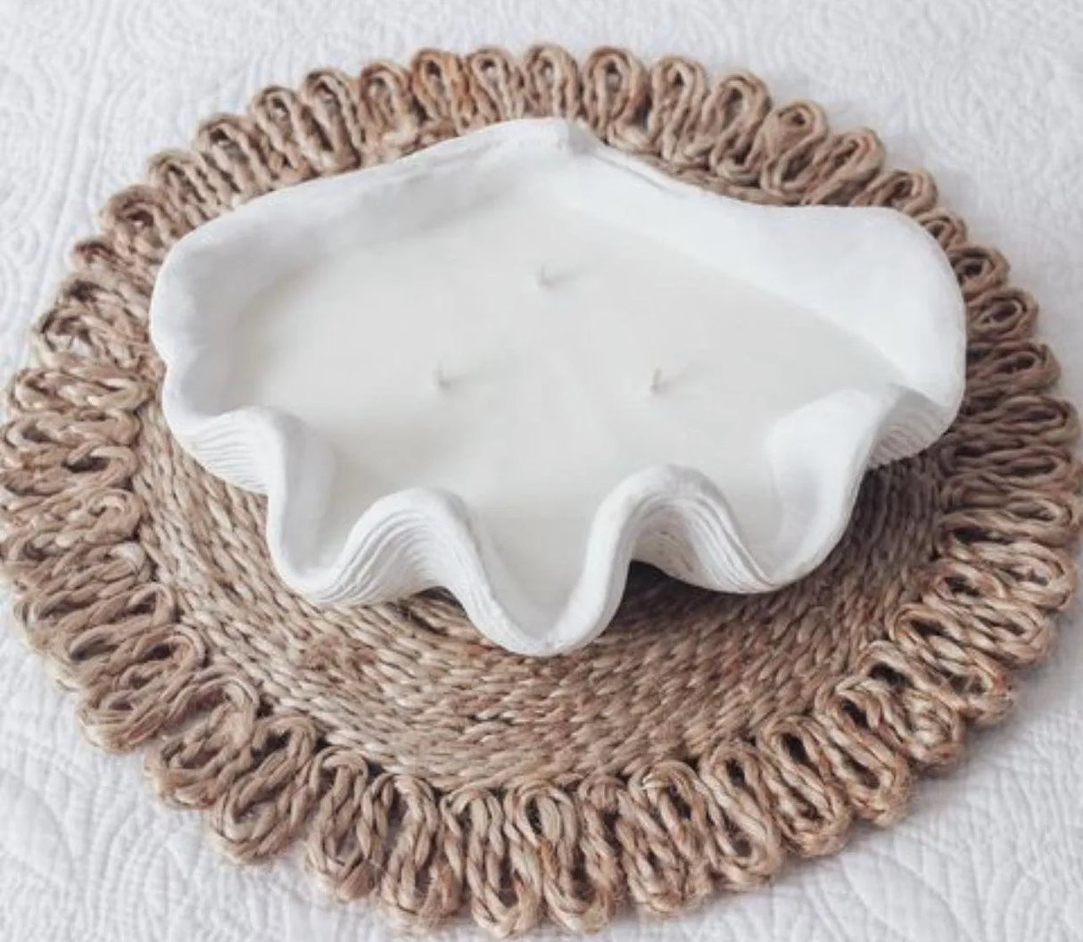 Wynter & Co Clam Shells Candle - Beachin Surf